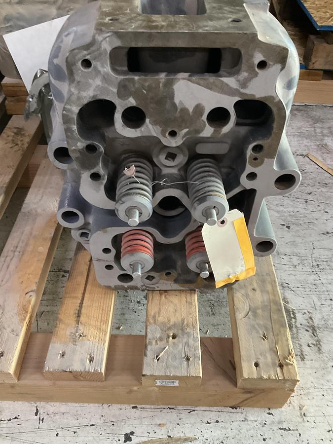 Used Waukesha VHP cylinder head 7042