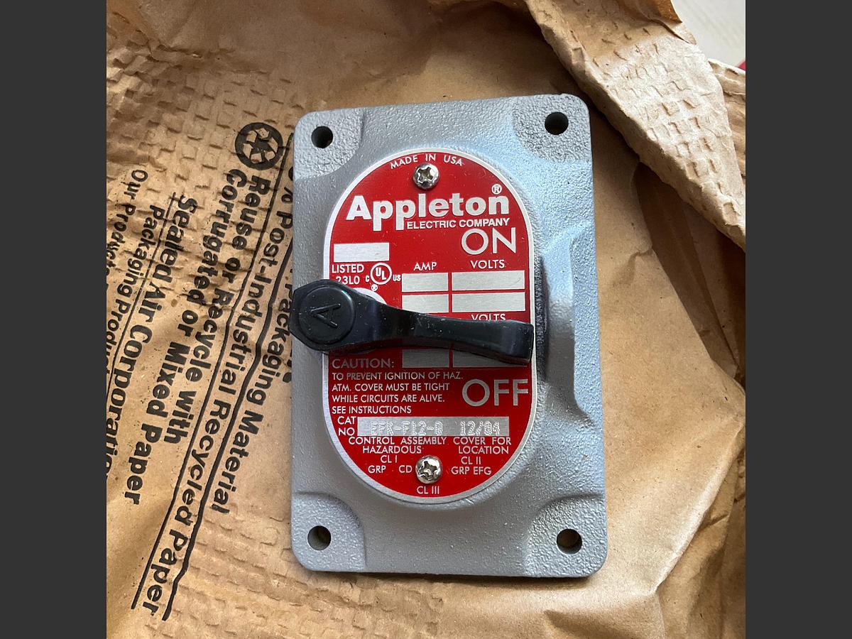 Appleton explosionproof hazardous-location ON/OFF switch cover assembly PN: EDKF21-Q