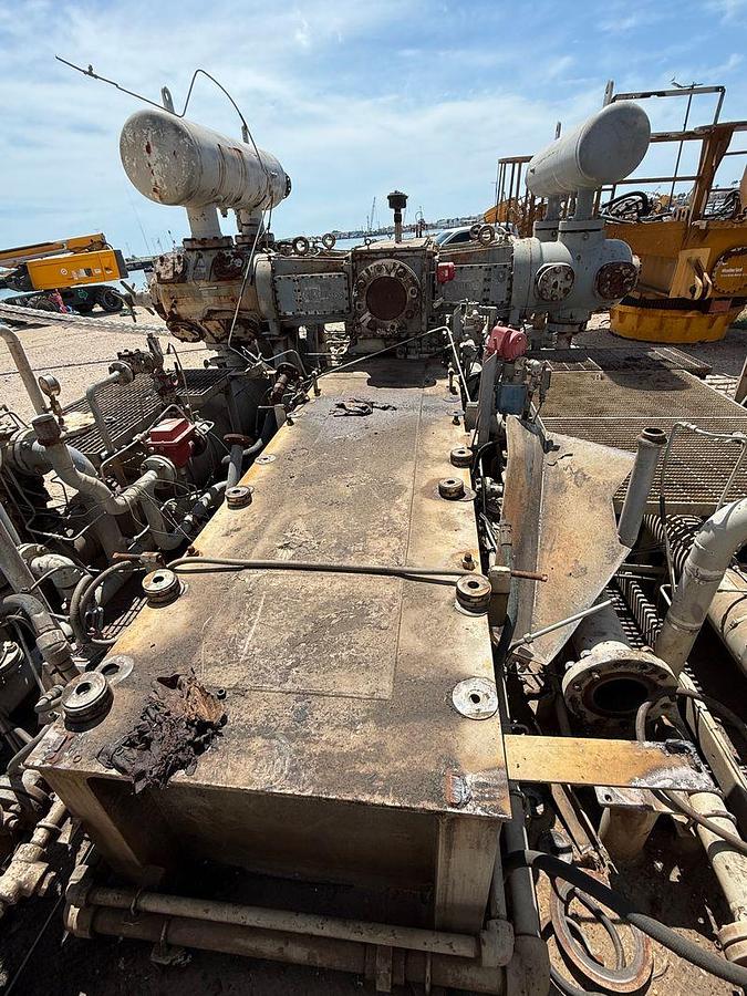 Used Waukesha L7044GSI / Ariel JGK-2 Compressor Package SN F-18820 Size 11" x 6.25"