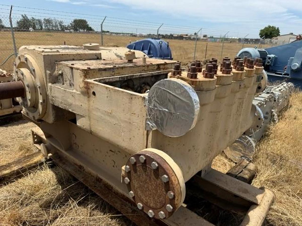 Used 300 HP / GASO Model 5885 Pump Size 2.75” x 5” SN 46639
