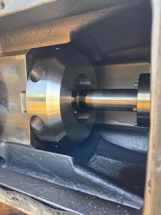 Used Ariel JGK-4 Compressor Frame SN F-14712 with 4 cylinders size 12.5" x 12.5" x 9.625" x 6.25"