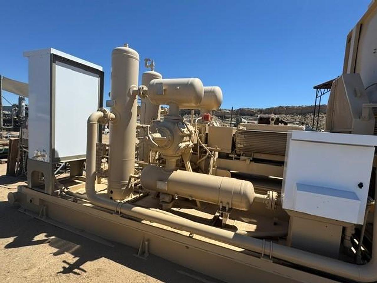 Used 350 HP / Ariel JGJ-2 Two Stage Compressor Package Size 15.25" x 8.375" SN F-17062