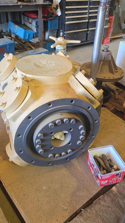 Used 9.625 JGD 1270 # Cylinder SN C-56352