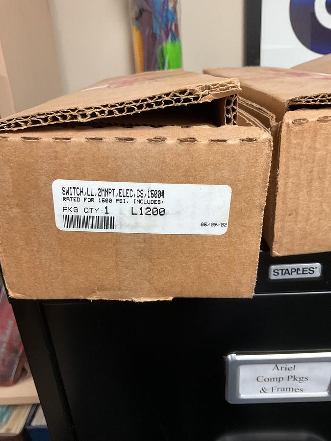 F.W. Murphy L1200 electric liquid-level switch PN: 15700060