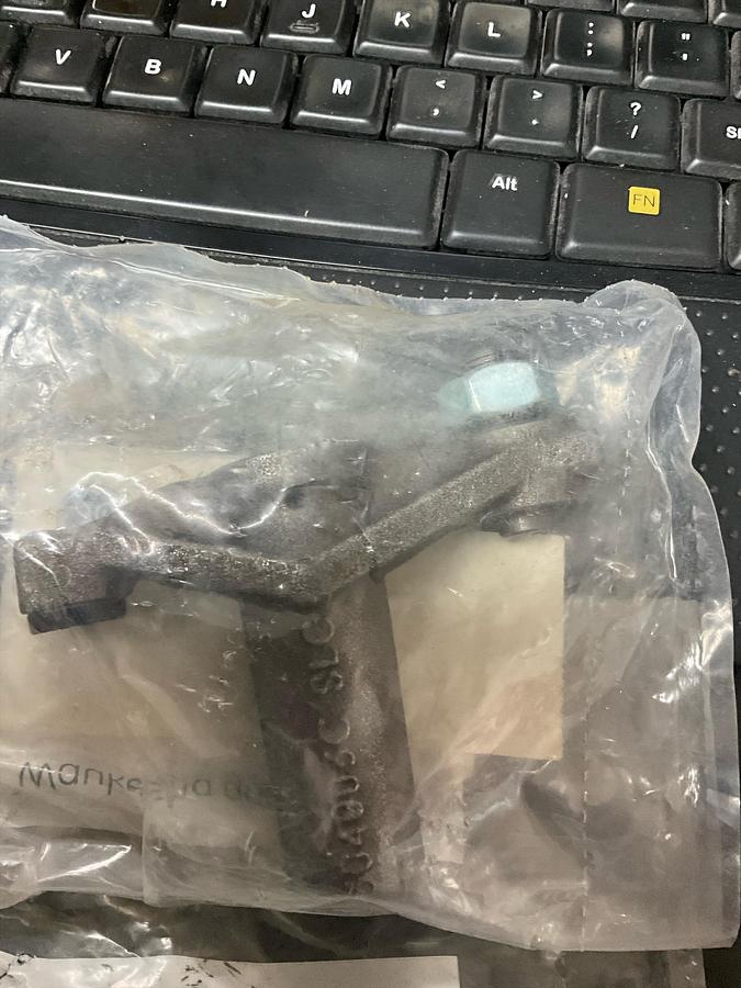 WUAKHESHA CROSS BAR ASM. PN: A304003C