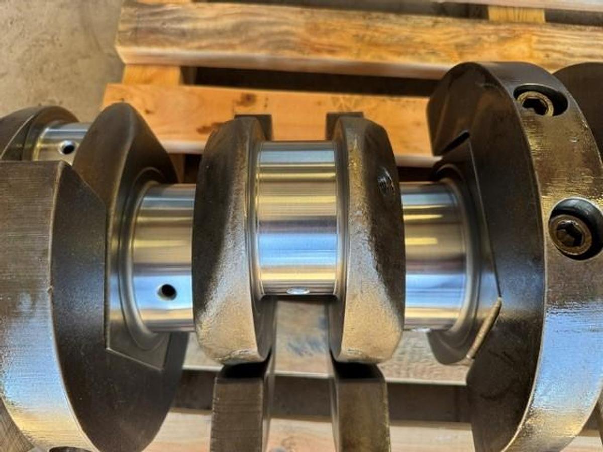 Used Waukesha H24 Crankshaft PN E301111