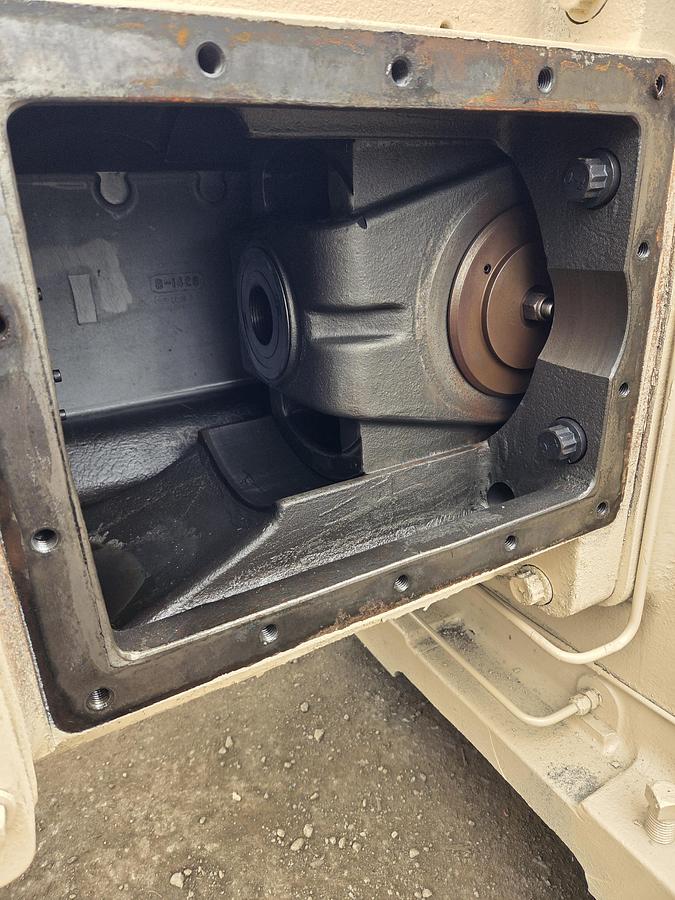 Used Ariel JGD-4 Compressor Frame SN F-13806 with 4 Cylinders Size 8.375" x 8.375" x 6.25" x 6.25"