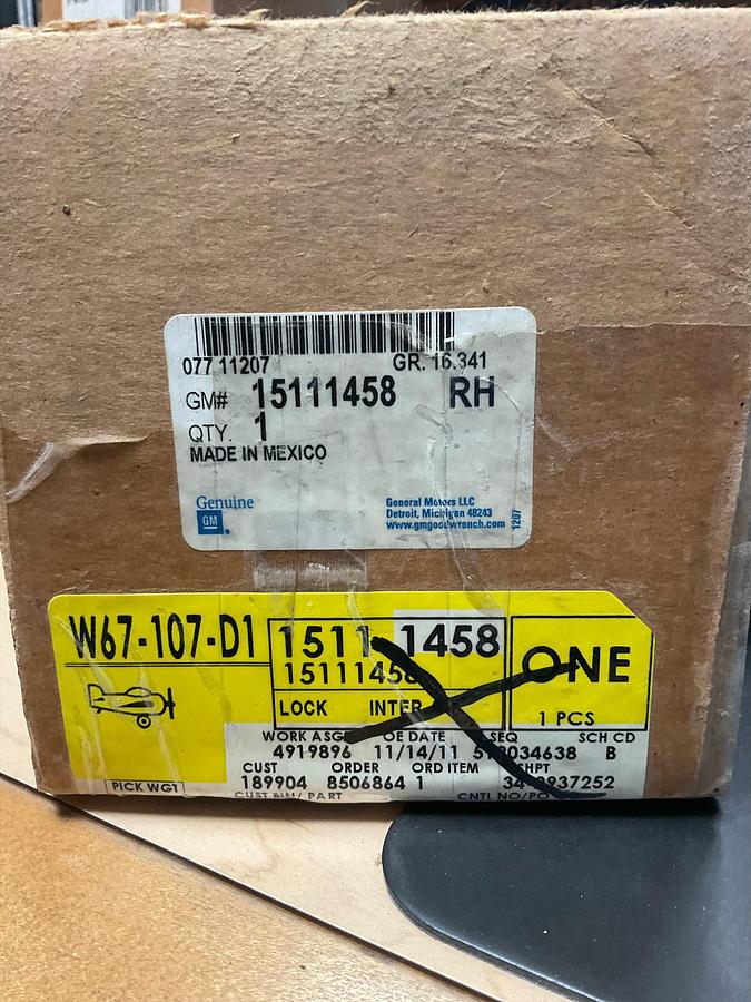 GM Passenger Side Intermediate Side Door Latch 1996-03 Express, Savana PN: 15111458