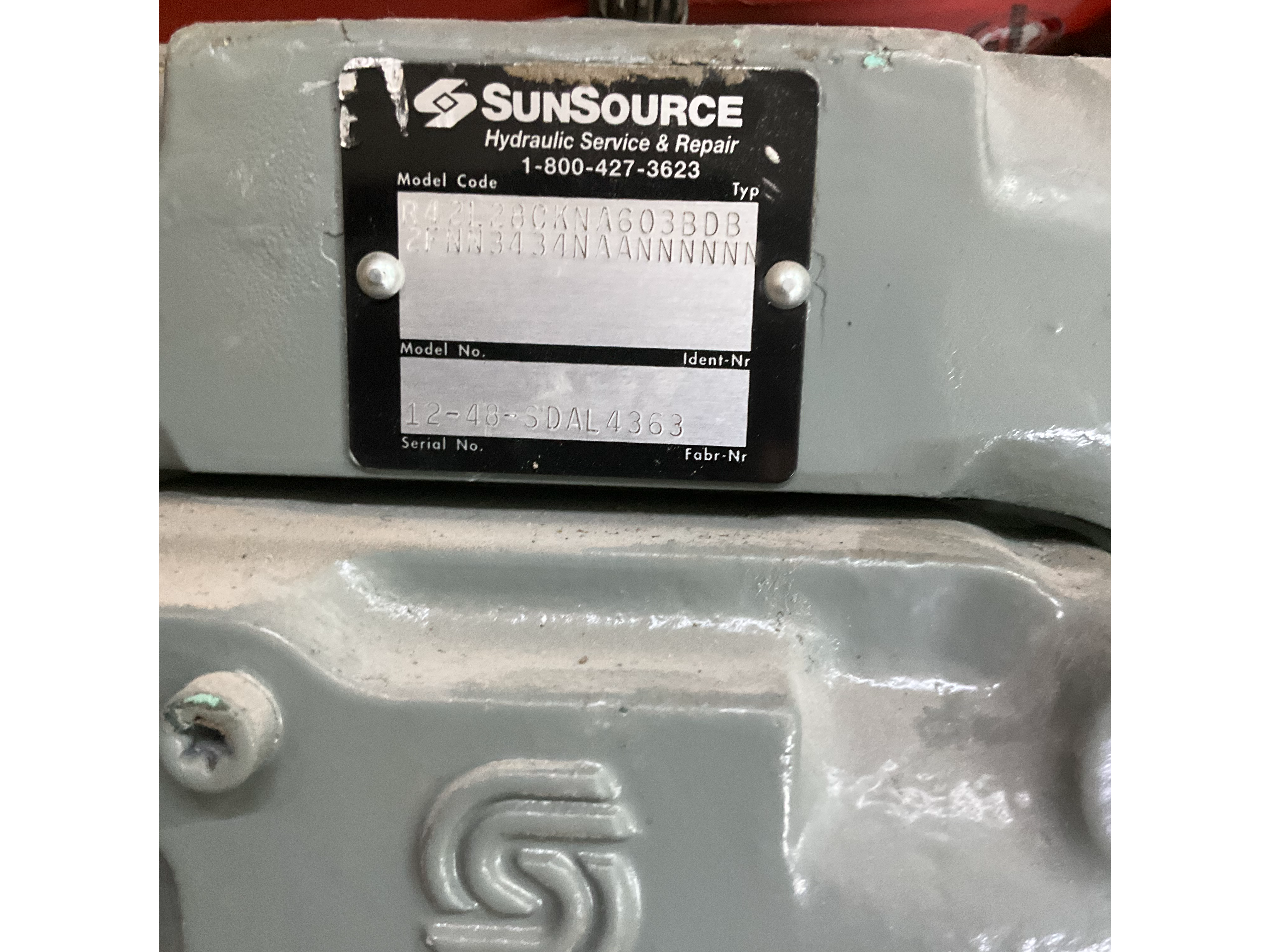 Used Sauer-Sundstrand/Danfoss Series 42 hydraulic piston pump PN: 11025823