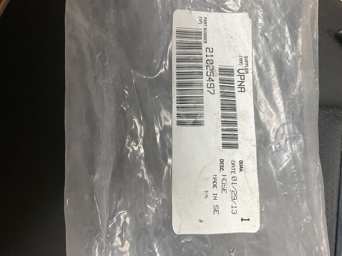 MACK Transmission Vent Hose PN: 21025497