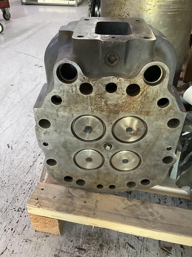 Used Waukesha VHP cylinder head 7042
