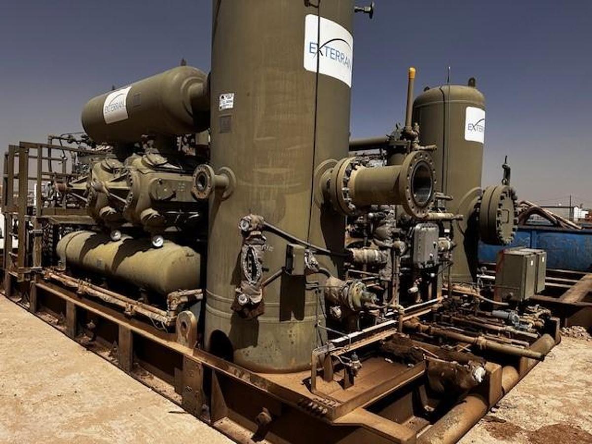 Used Waukesha Model 7042GSI ESM/Ariel Model JGK-4-3 Stage S/N F-31917 7 Cylinder Sizes 15 3/8 x 15 3/8 x 10.5 x 7 1/4 x 5.5" Stroke 