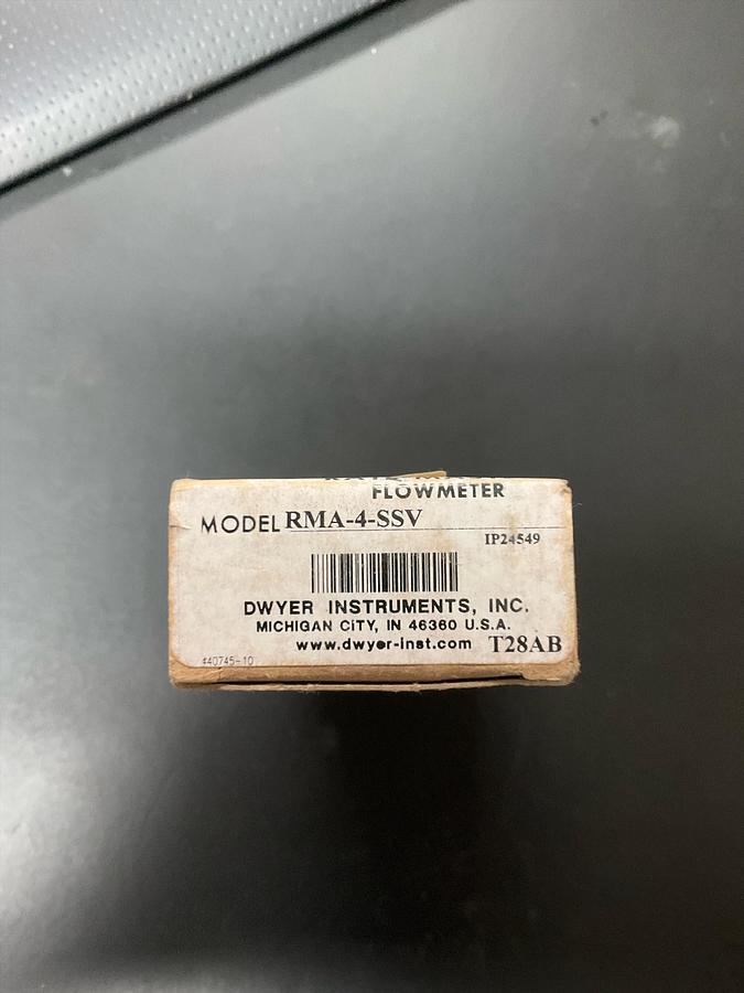 Dwyer Flowmeter PN: RMA-4-SSV