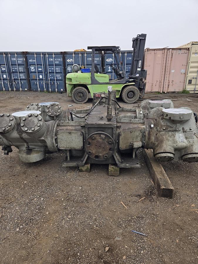 Used White Superior Model Ram 54 Frame S/N: 328,950 Size 7 X 7 X 5.5 X 5.5 x 5" Stroke