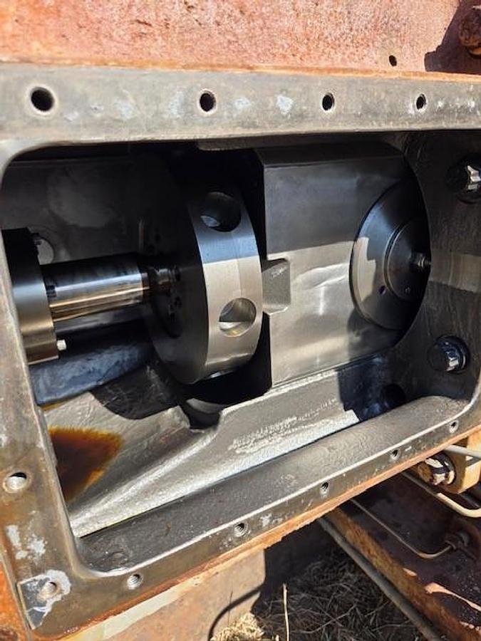 Used Ariel JGK-4 Compressor Frame SN F-14712 with 4 cylinders size 12.5" x 12.5" x 9.625" x 6.25"