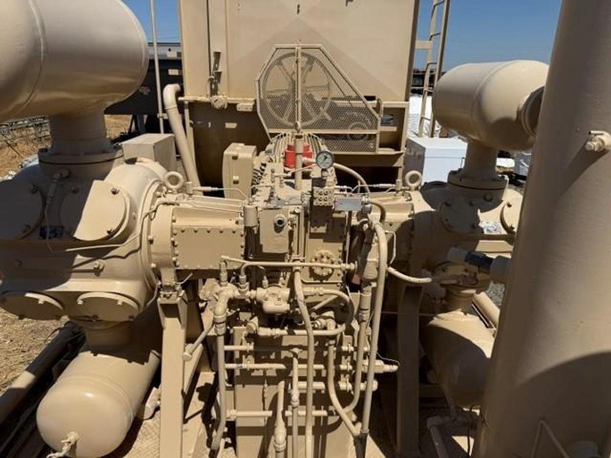Used 350 HP / Ariel JGJ-2 Two Stage Compressor Package Size 15.25" x 8.375" with 81AVI Cooler SN F-17062