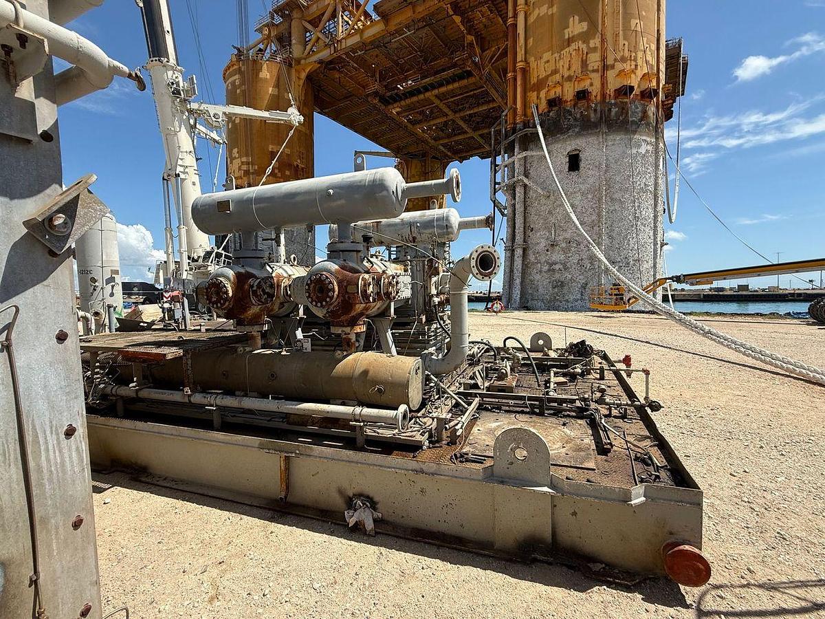 Used Waukesha L7044GSI / Ariel JGK-2 Compressor Package SN F-18820 Size 11" x 6.25"