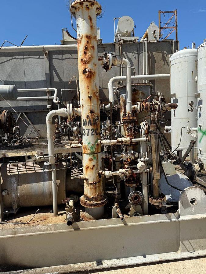 Used Waukesha L7044GSI / Ariel JGK-2 Compressor Package SN F-18820 Size 11" x 6.25"