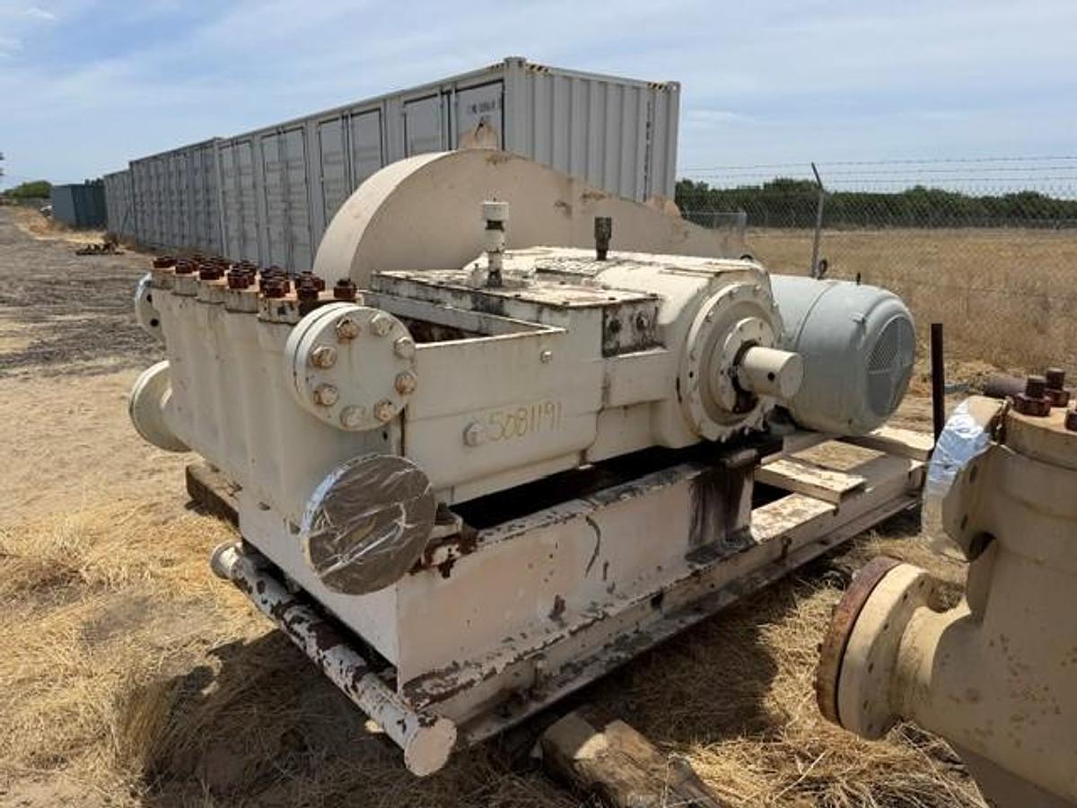 Used 300 HP GASO 5885 Pump Size 2.75” x 5” SN 46639