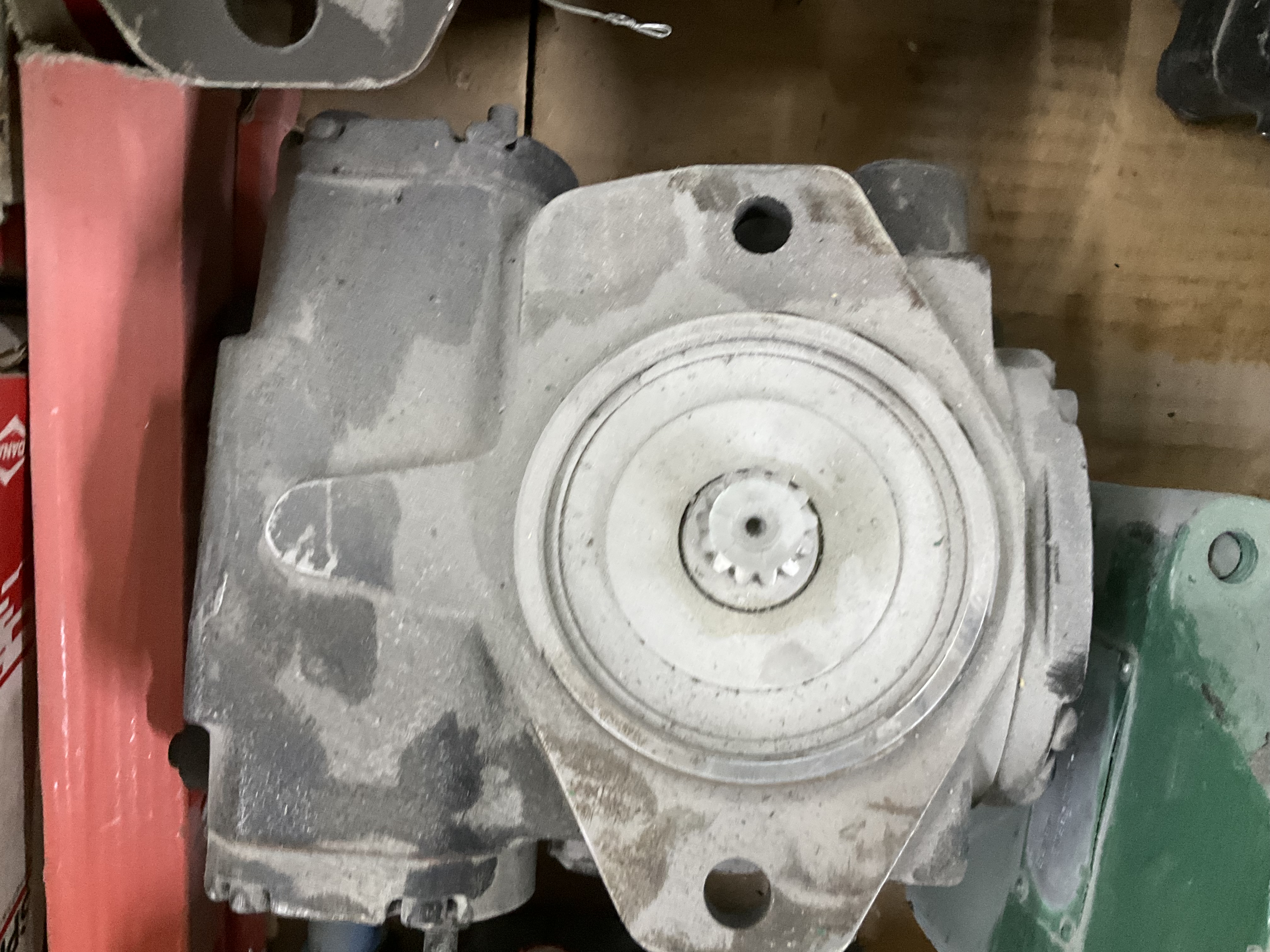 Used Sauer-Sundstrand/Danfoss Series 42 hydraulic piston pump PN: 11025823