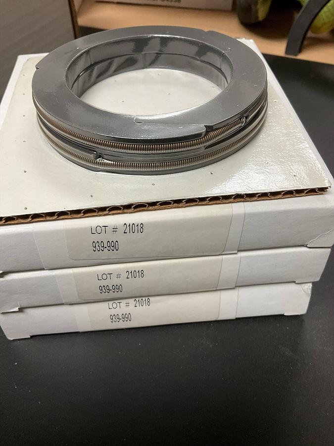 Cooper-Ajax Piston Rod Sealing Ring / Oil Wiper Packing PN: 939-990