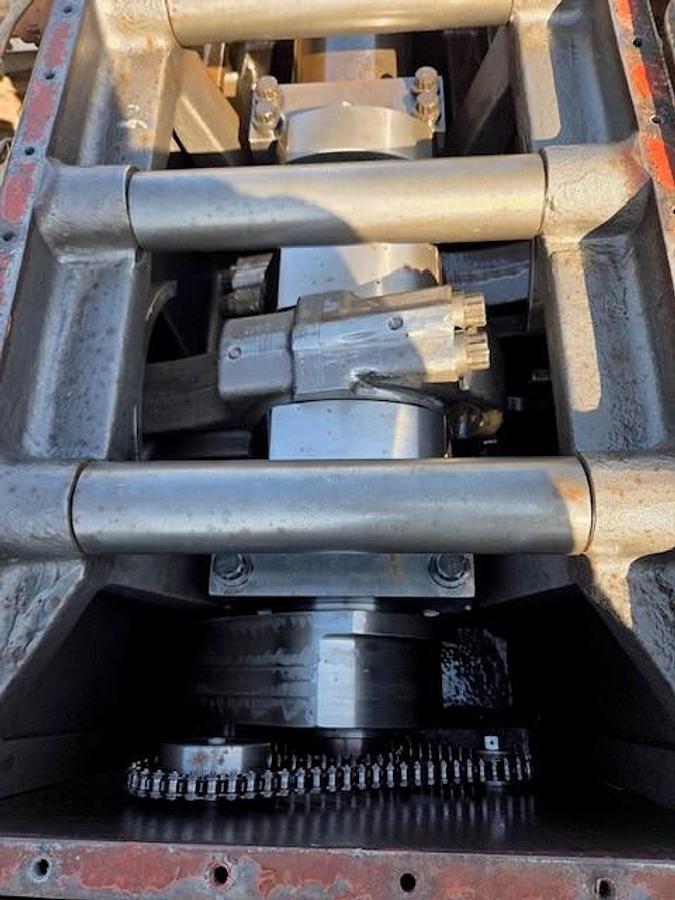 Used Ariel JGK-4 Compressor Frame SN F-14712 with 4 cylinders size 12.5" x 12.5" x 9.625" x 6.25"