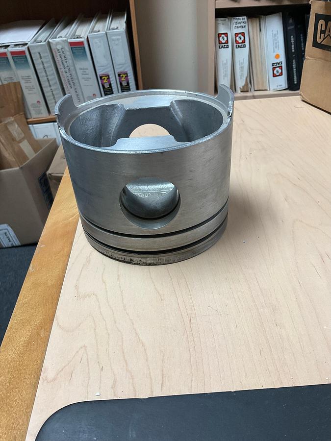 CAT PISTON BODY PN: 8L5277 