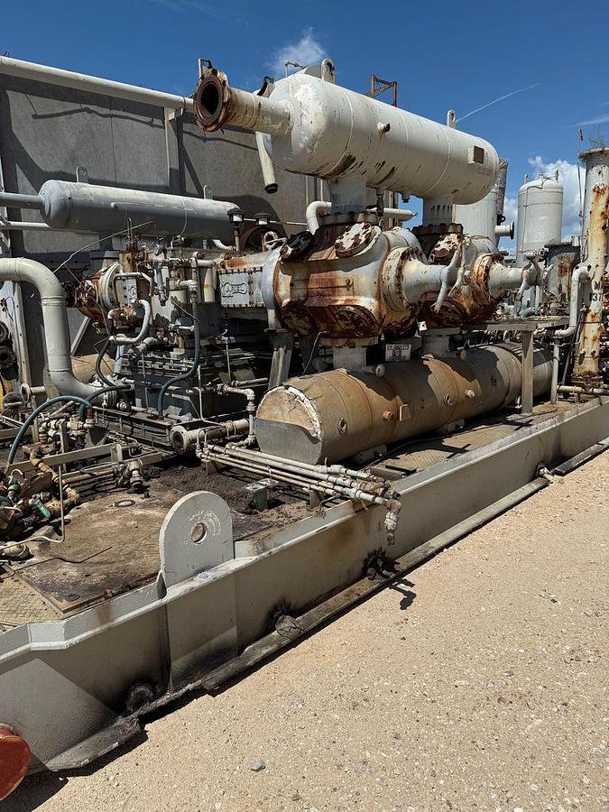 Used Waukesha L7044GSI / Ariel JGK-2 Compressor Package SN F-18820 Size 11" x 6.25"