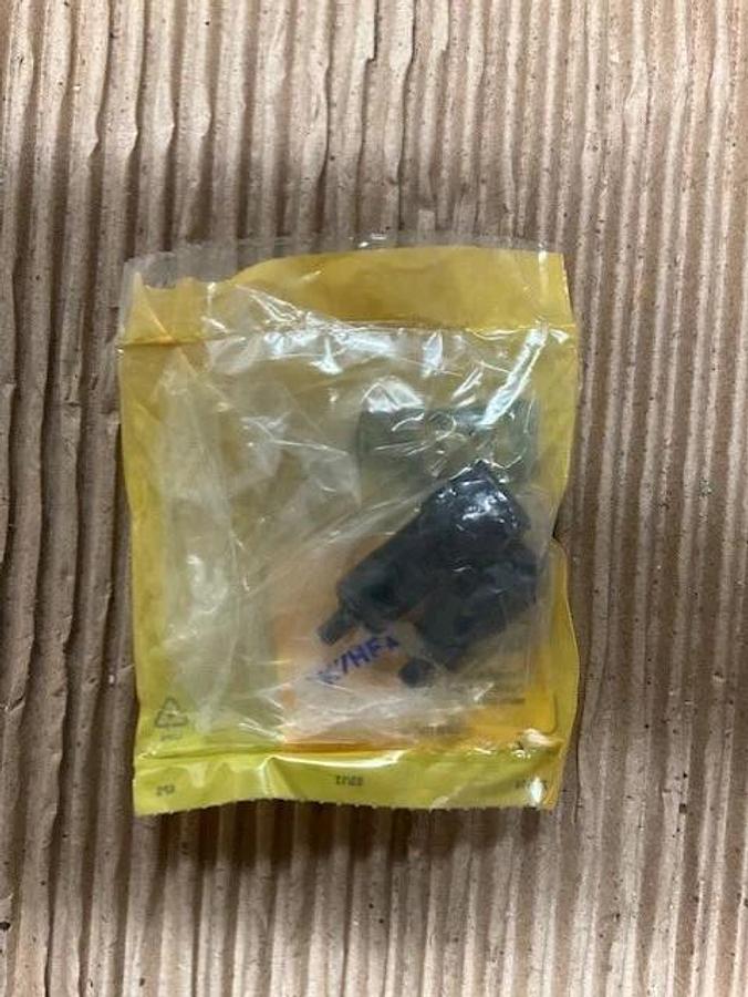 CAT Amps Fuse Holder PN: 9G-2731