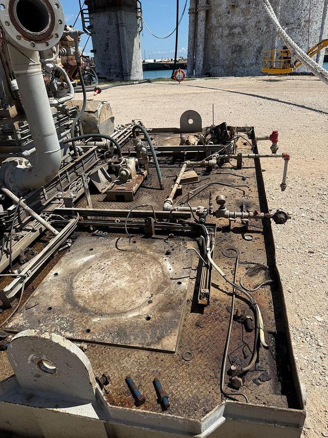 Used Waukesha L7044GSI / Ariel JGK-2 Compressor Package SN F-18820 Size 11" x 6.25"