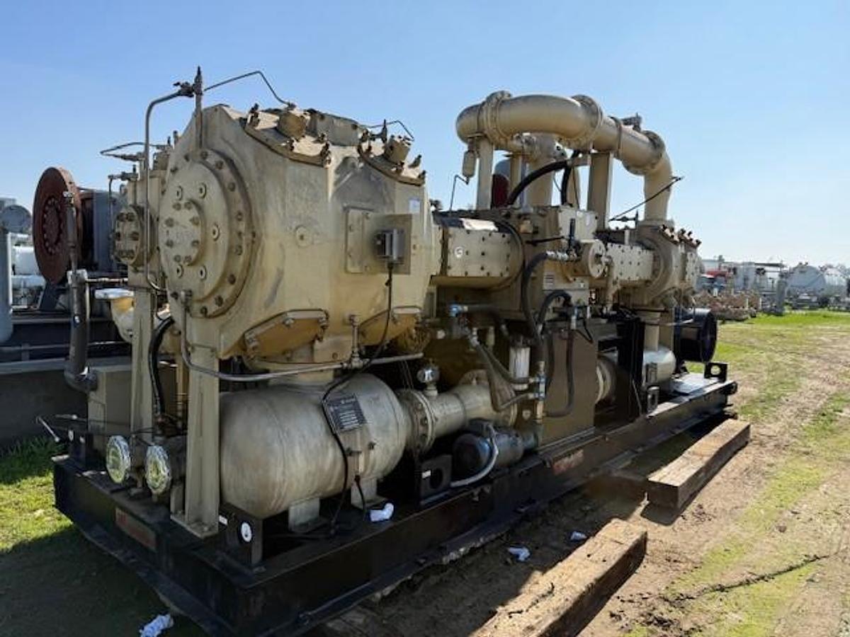Used Ingersoll Rand Four Stage PET Compressor 525 HP / Model PS4 2500=H NL Package SN NAR10240220
