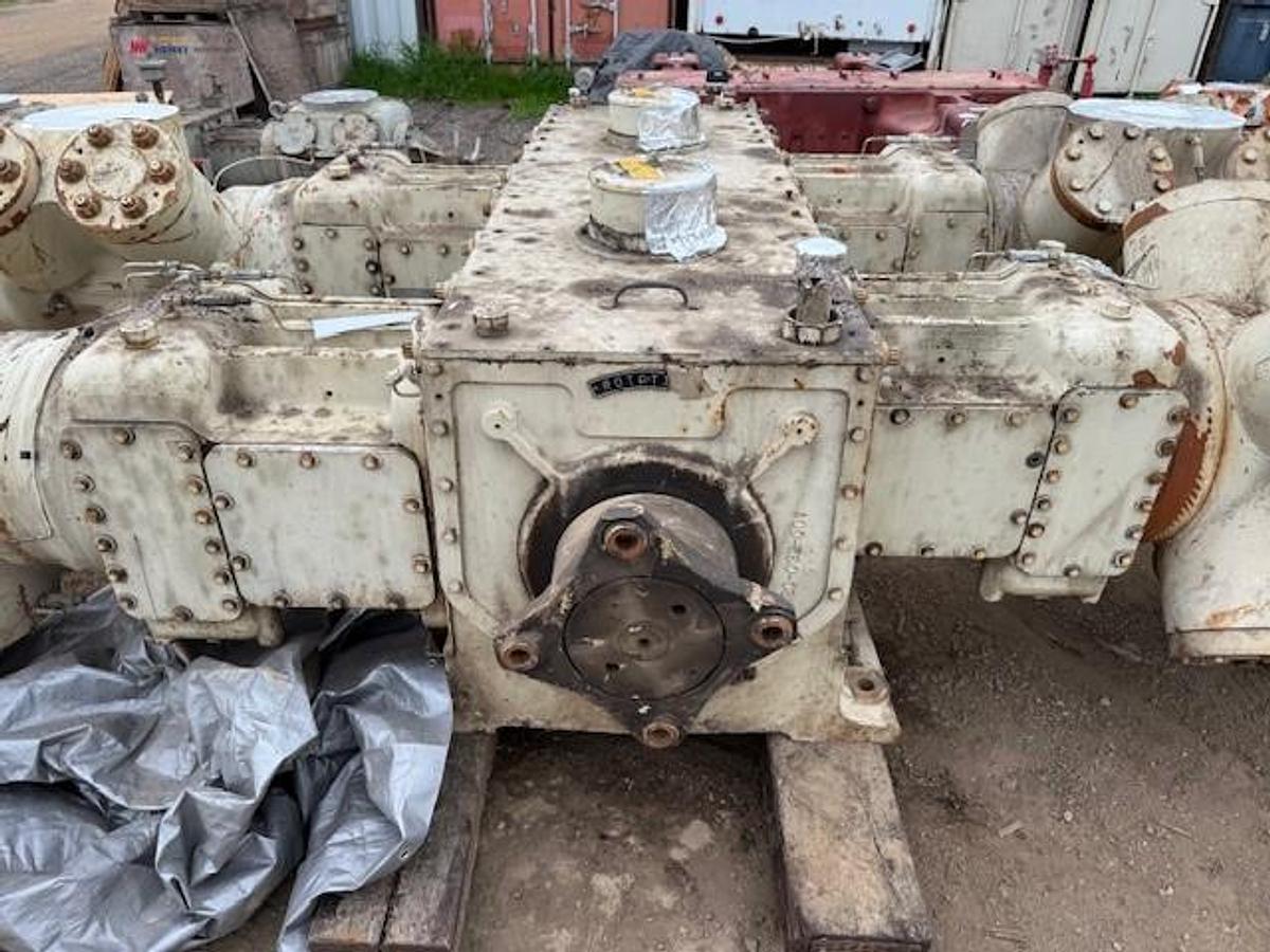Used White Superior MH-64 Compressor Frame SN 336670 and 9.5" x 9.5" x 5.75" x 5.75" cylinders
