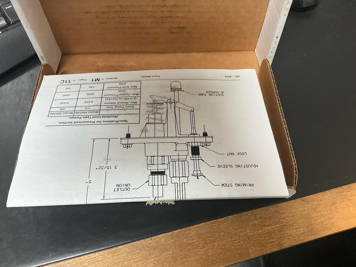 Lincoln  Vacuum Feed Lubricator Pump 1/4in PN-880550
