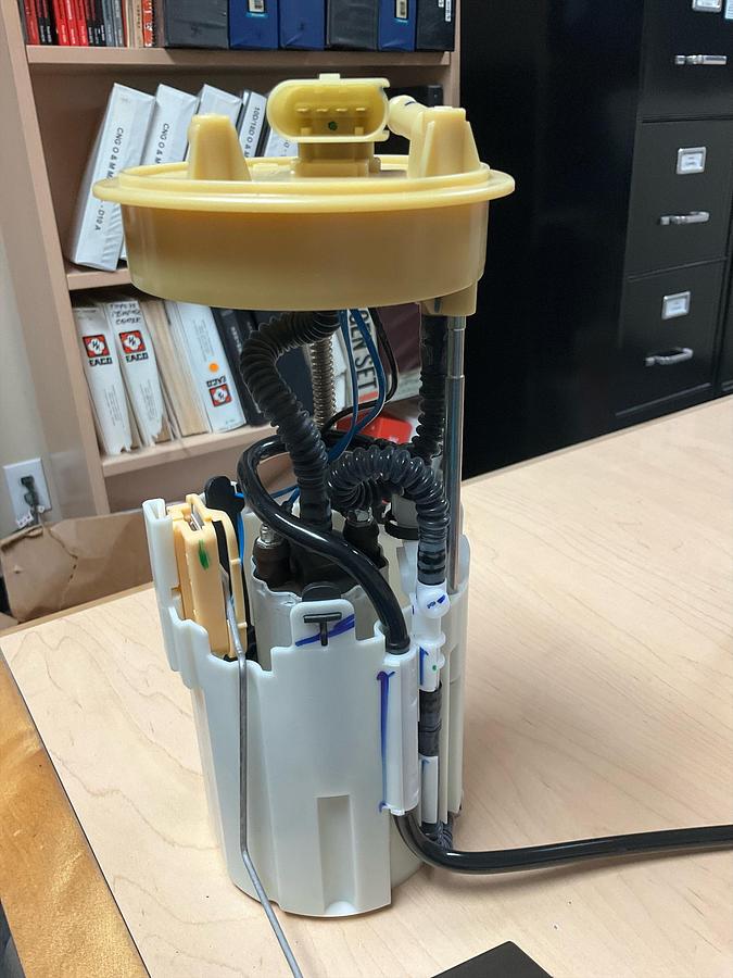 BOSCH FUEL PUMP PN:  0580303038