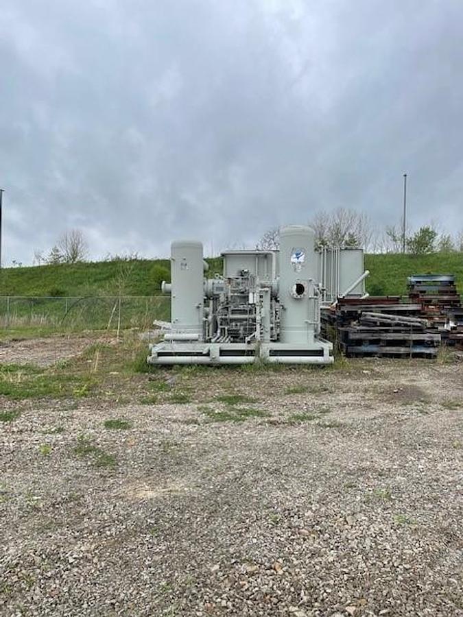 Rebuilt Gemini FS504 - 2 Stage Compressor Package SN HSR-001961 Size 8.5" x 8.5" x 5.5" x 5.5" - Air Exchanger 144EH