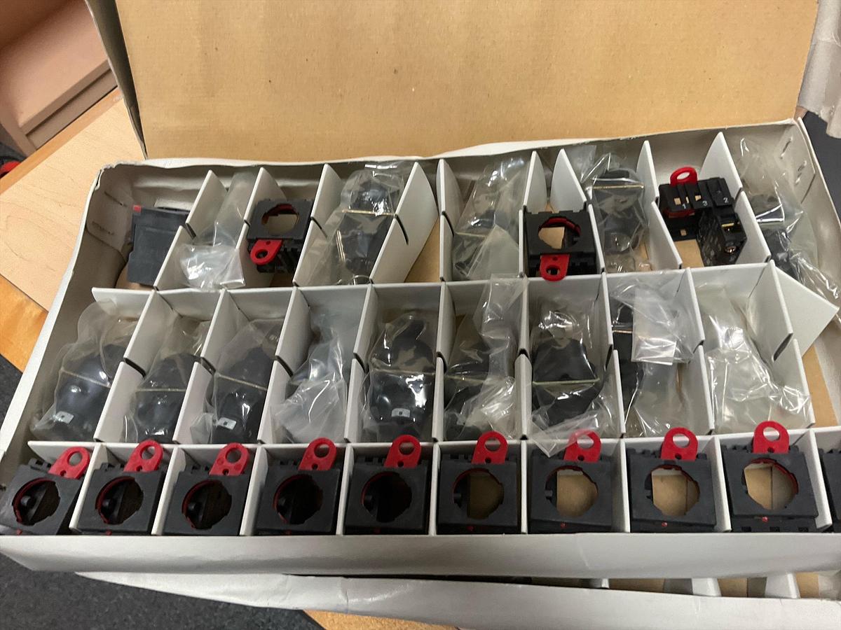 Omron Black Momentary Push Button PN: A22-10