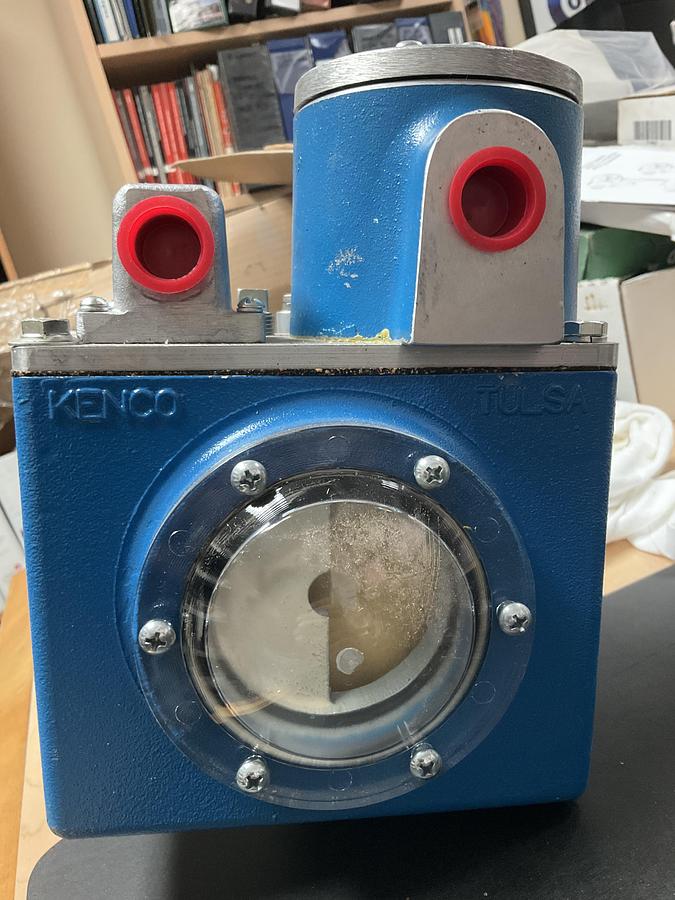 Used Kenco Oil Level Controller PN: 3318-48-FS