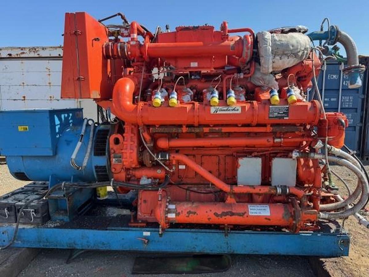 Used Waukesha L36GSID / Leroy Somer 550 KW Natural Gas Generator Set SN C-17682/1