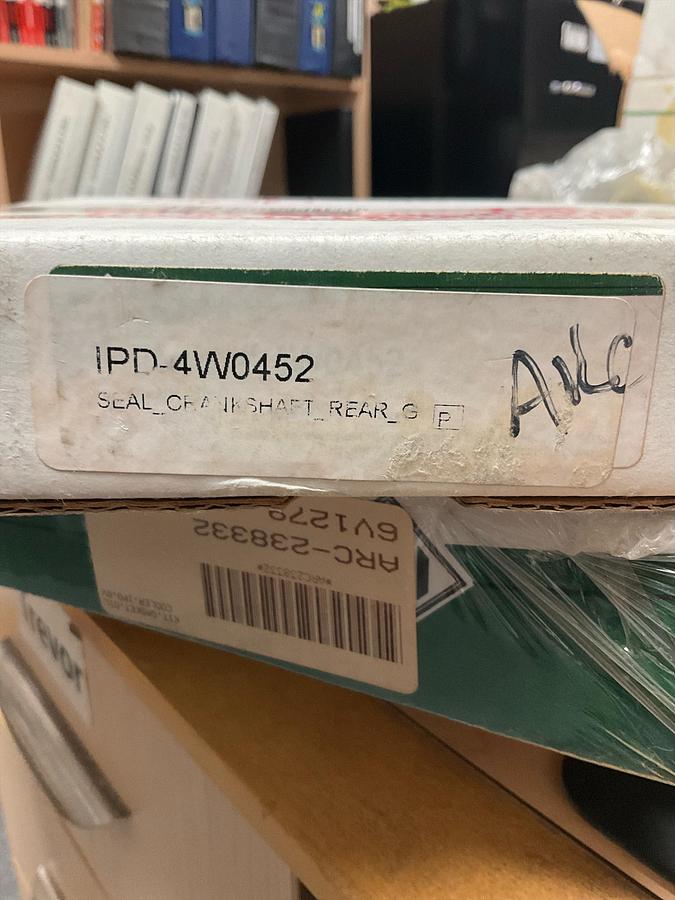 IPD OIL SEAL PN: 4W0452