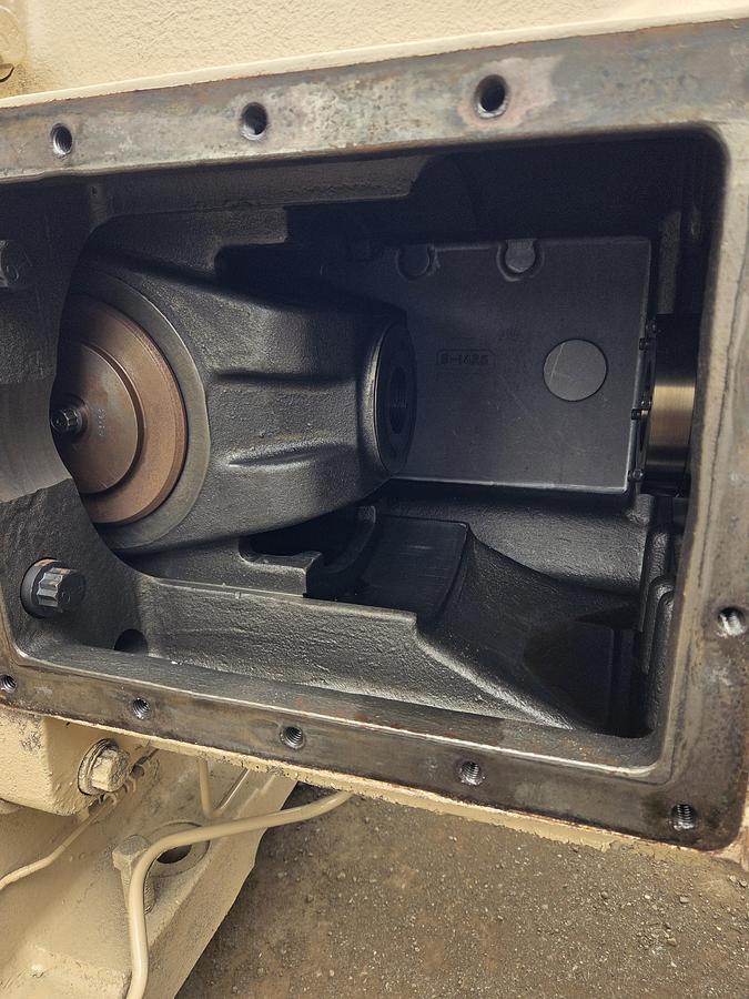 Used Ariel JGD-4 Compressor Frame SN F-13806 with 4 Cylinders Size 8.375" x 8.375" x 6.25" x 6.25"