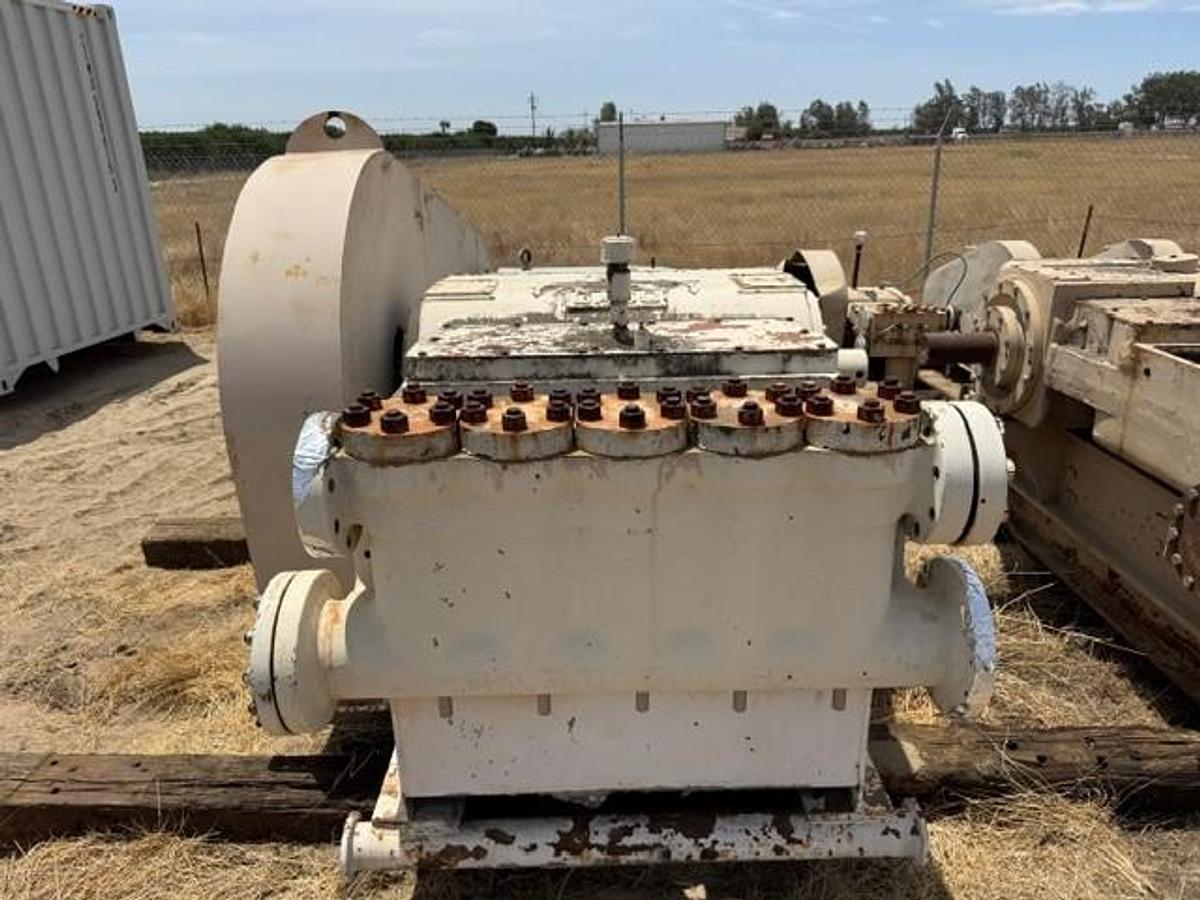 Used 300 HP GASO 5885 Pump Size 2.75” x 5” SN 46639