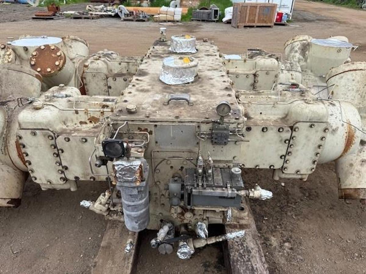 Used White Superior MH-64 Compressor Frame SN 336670 and 9.5" x 9.5" x 5.75" x 5.75" cylinders
