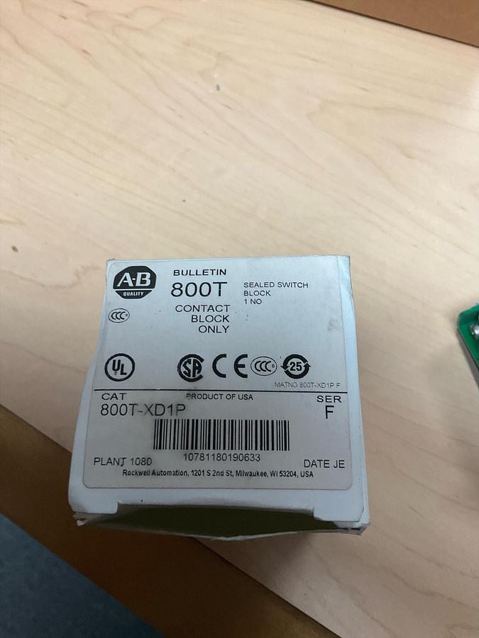 Allen-Bradley Contact Sealed Switch Block PN: 800T-XD1P 