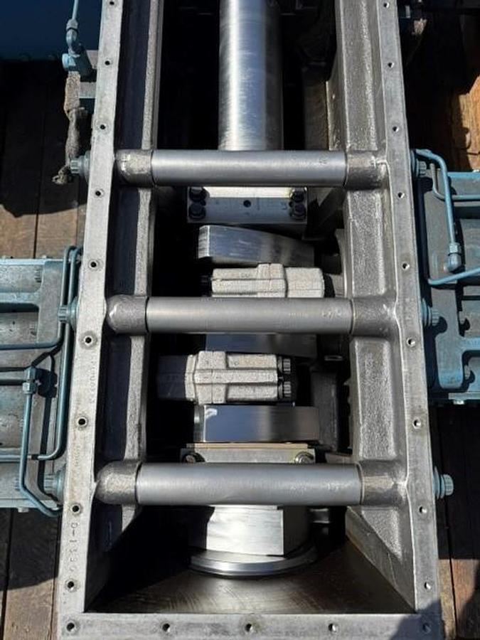 Used Ariel JGJ-4 Compressor Frame SN F-30727 with 11” x 11” x 9.25” x 5.125” Cylinders