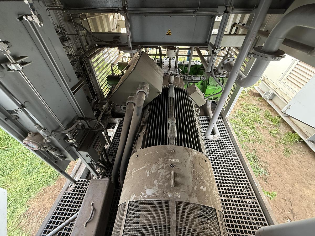 Used 400 HP / Gemini H304 Four Stage CNG Compressor Size 9" x 5" x 3" x 3" x 1.5" x 1.5" SN HSR-006550