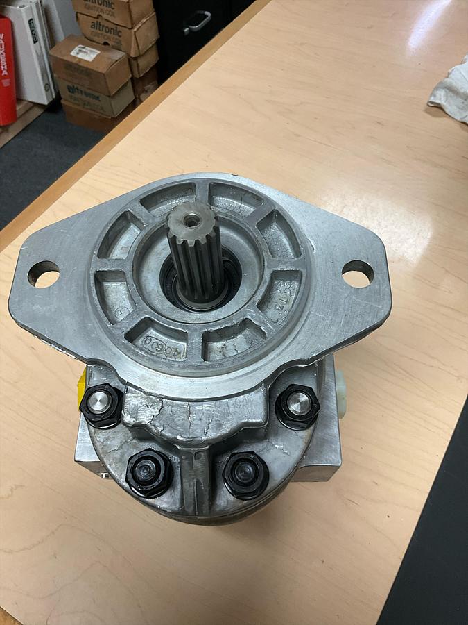 Used Gemini oil pump PN: 1105761