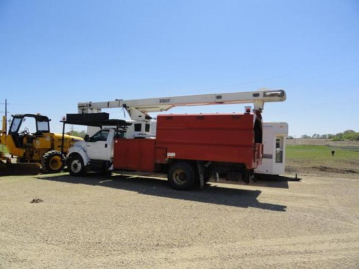 Used 2011 versalift V0270E