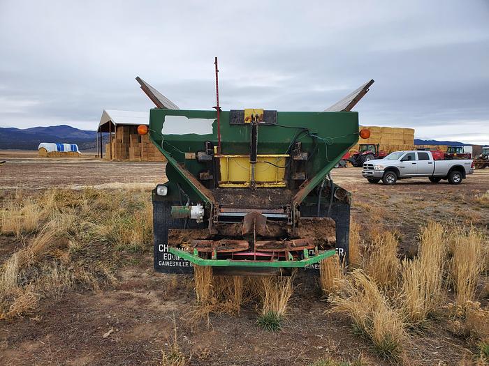 Used 2006 Chandler 26CLPT Compost Spreader