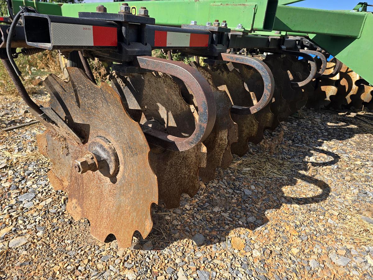 Used John Deere 510 Disk Ripper - 7 Shank