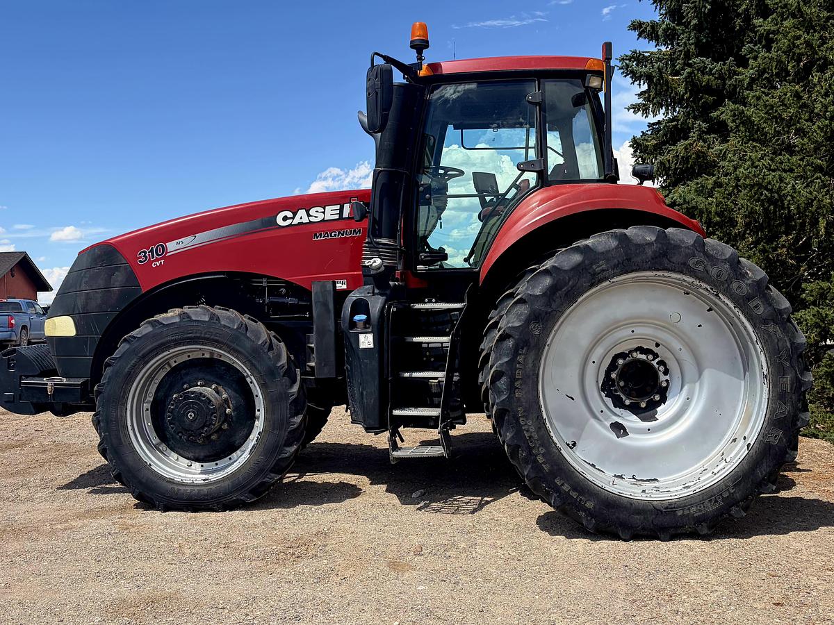 Used 2014 Case Magnum 310 CVT Tractor w/ 6000 hrs